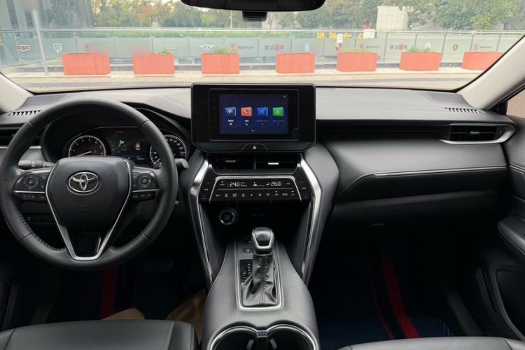 Used Toyota Venza 2022 2.0L CVT Two-Wheel Drive Luxury Edition Interior 4