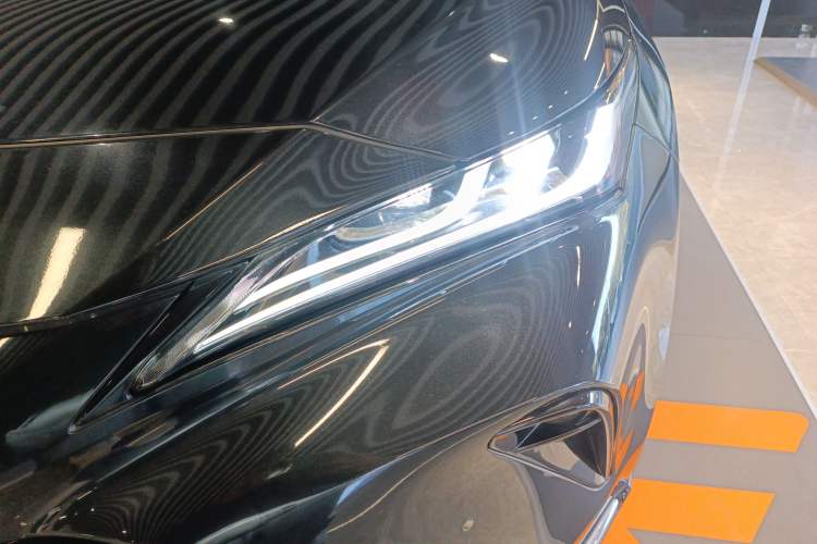 Used Toyota Venza 2022 Dual-Engine 2.5L CVT Four-Wheel Drive Supreme Edition Left Front Headlight