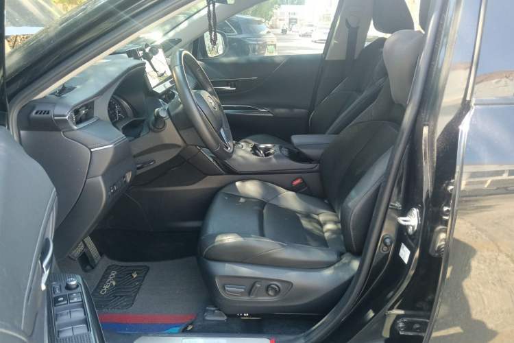 Used Toyota Venza 2022 2.0L CVT Two-Wheel Drive Prestige Edition Left Front Seat