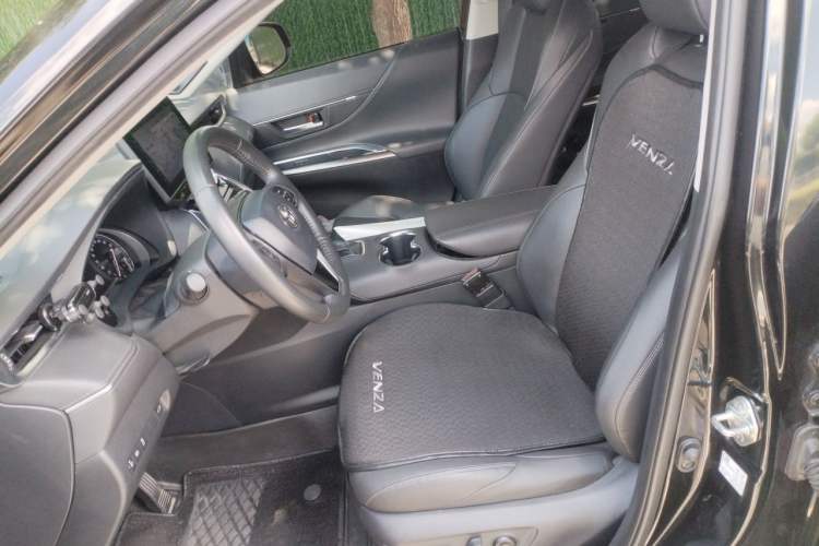 Used Toyota Venza 2022 2.0L CVT Two-Wheel Drive Prestige Edition Left Front Seat