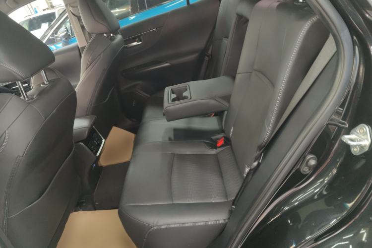 Used Toyota Venza 2022 2.0L CVT Two-Wheel Drive Prestige Edition Left Rear Seat