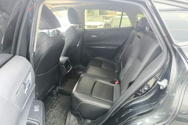 Used Toyota Venza 2022 2.0L CVT Two-Wheel Drive Prestige Edition Left Rear Seat