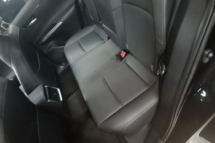 Used Toyota Venza 2022 2.0L CVT Two-Wheel Drive Luxury Edition Left Rear Seat