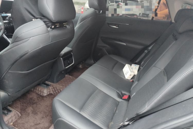 Used Toyota Venza 2022 2.0L CVT Two-Wheel Drive Prestige Edition Left Rear Seat