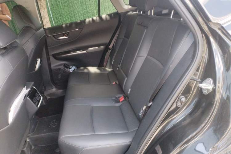Used Toyota Venza 2022 2.0L CVT Two-Wheel Drive Prestige Edition Left Rear Seat