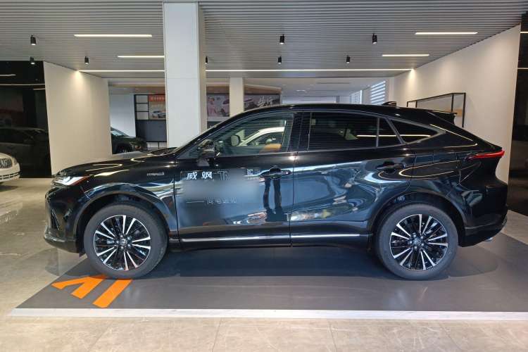 Used Toyota Venza 2022 Dual-Engine 2.5L CVT Four-Wheel Drive Supreme Edition Left Side