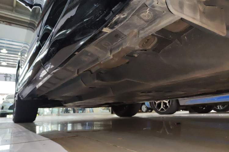 Used Toyota Venza 2022 2.0L CVT Two-Wheel Drive Prestige Edition Left Side Sill