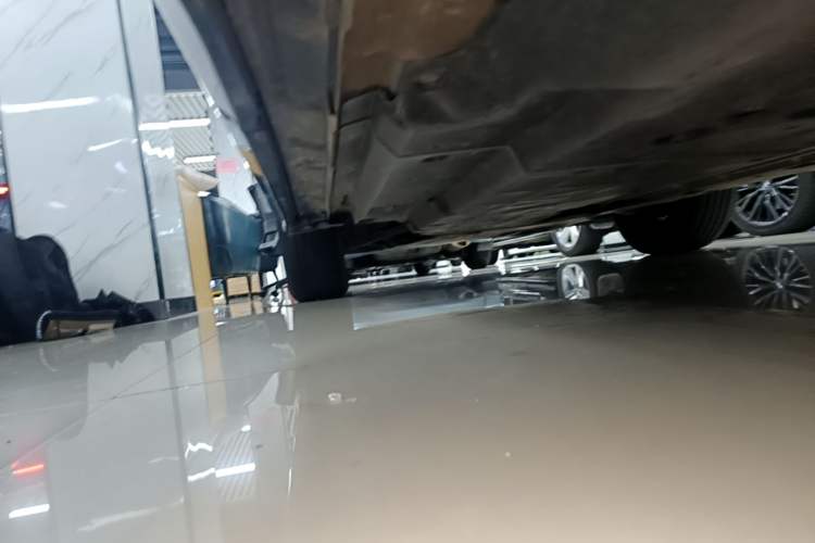 Used Toyota Venza 2022 2.0L CVT Two-Wheel Drive Luxury Edition Left Side Sill