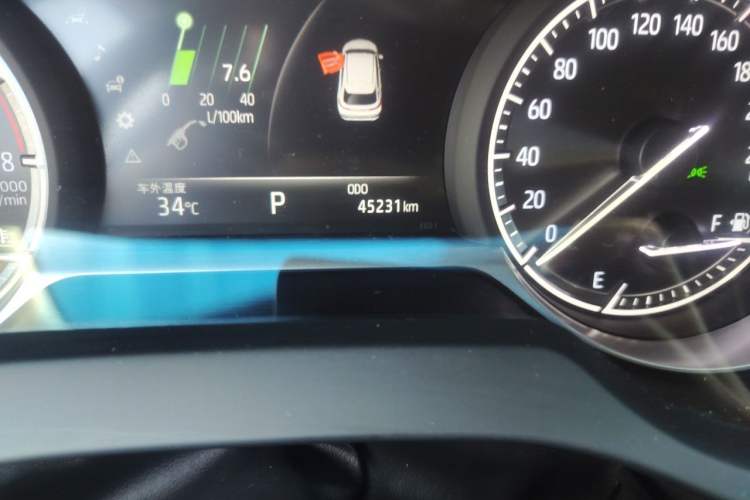 Used Toyota Venza 2022 2.0L CVT Two-Wheel Drive Prestige Edition Odometer Close Up