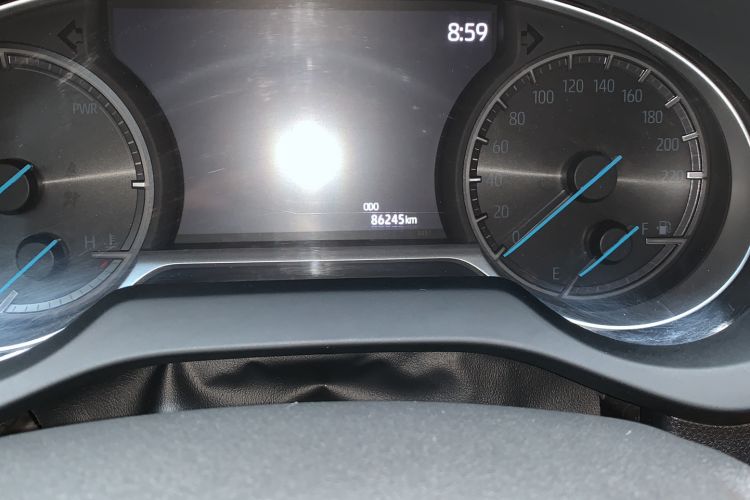 Used Toyota Venza 2022 Dual-Engine 2.5L CVT Two-Wheel Drive Prestige Edition Odometer Close Up