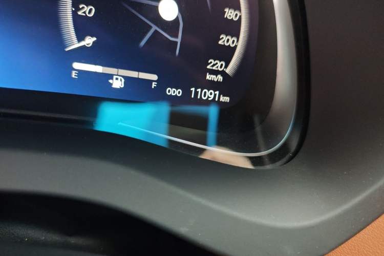 Used Toyota Venza 2022 2.0L CVT Four-Wheel Drive Supreme Edition Odometer Close Up