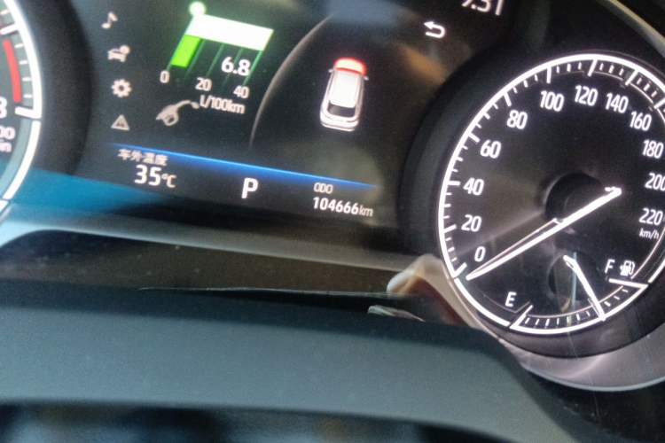 Used Toyota Venza 2022 2.0L CVT Two-Wheel Drive Prestige Edition Odometer Close Up
