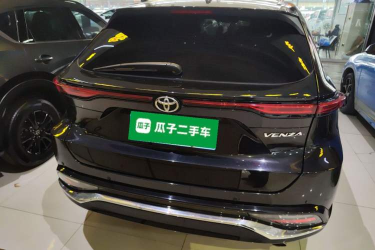 Used Toyota Venza 2022 2.0L CVT Two-Wheel Drive Prestige Edition Rear