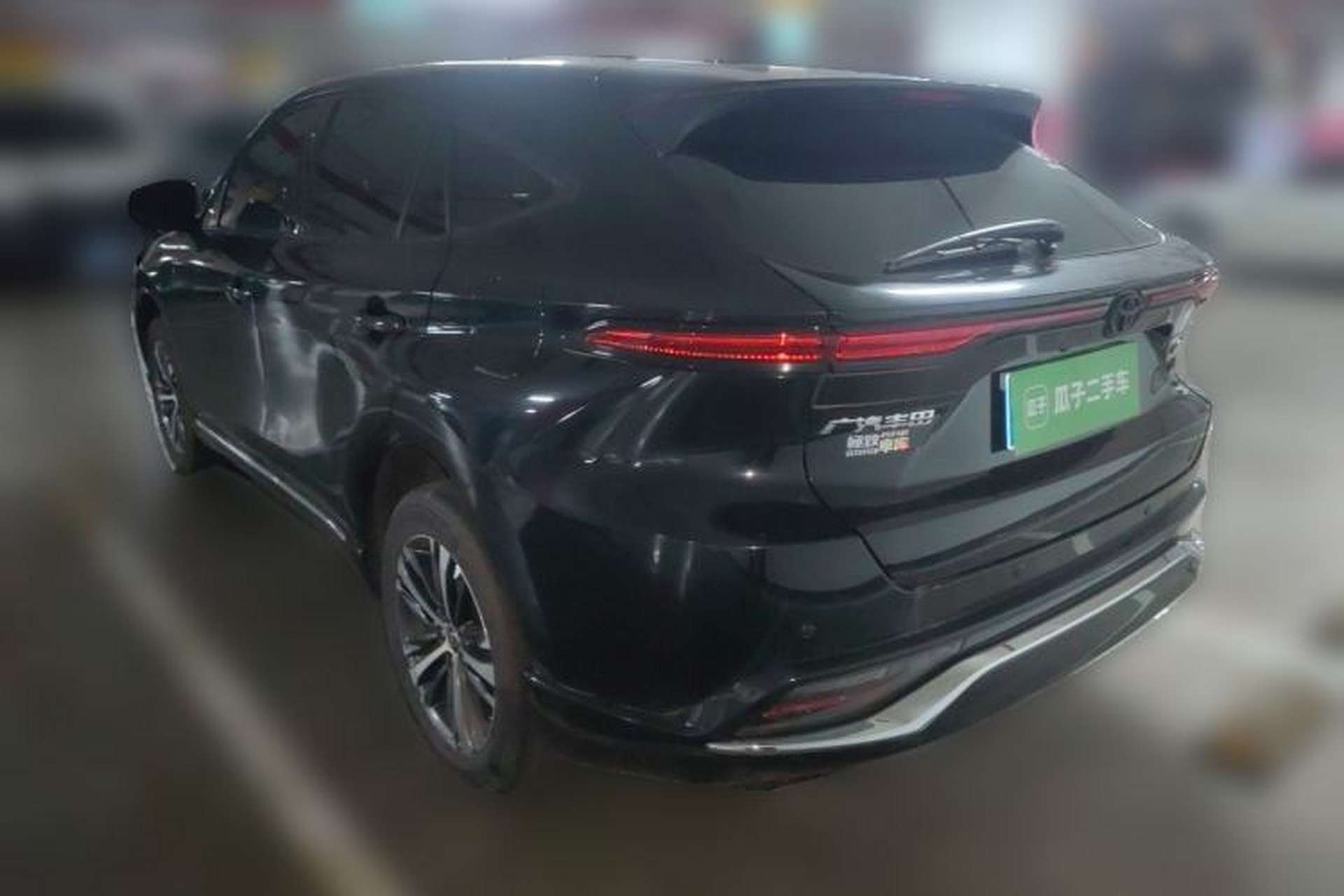 Used Toyota Venza 2022 2.0L CVT Two-Wheel Drive Luxury Edition Rear Left 45 Deg