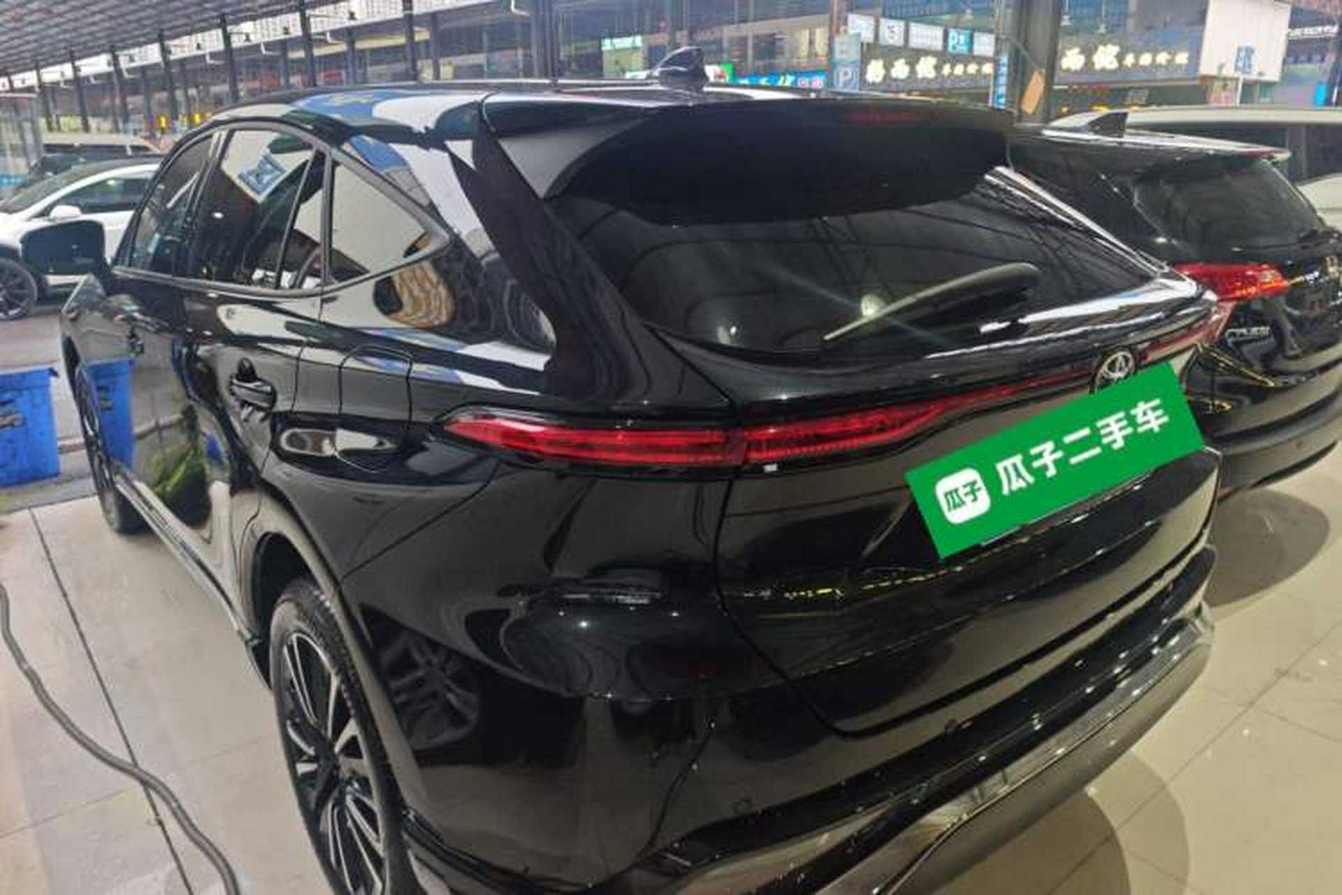 Used Toyota Venza 2022 2.0L CVT Two-Wheel Drive Prestige Edition Rear Left 45 Deg