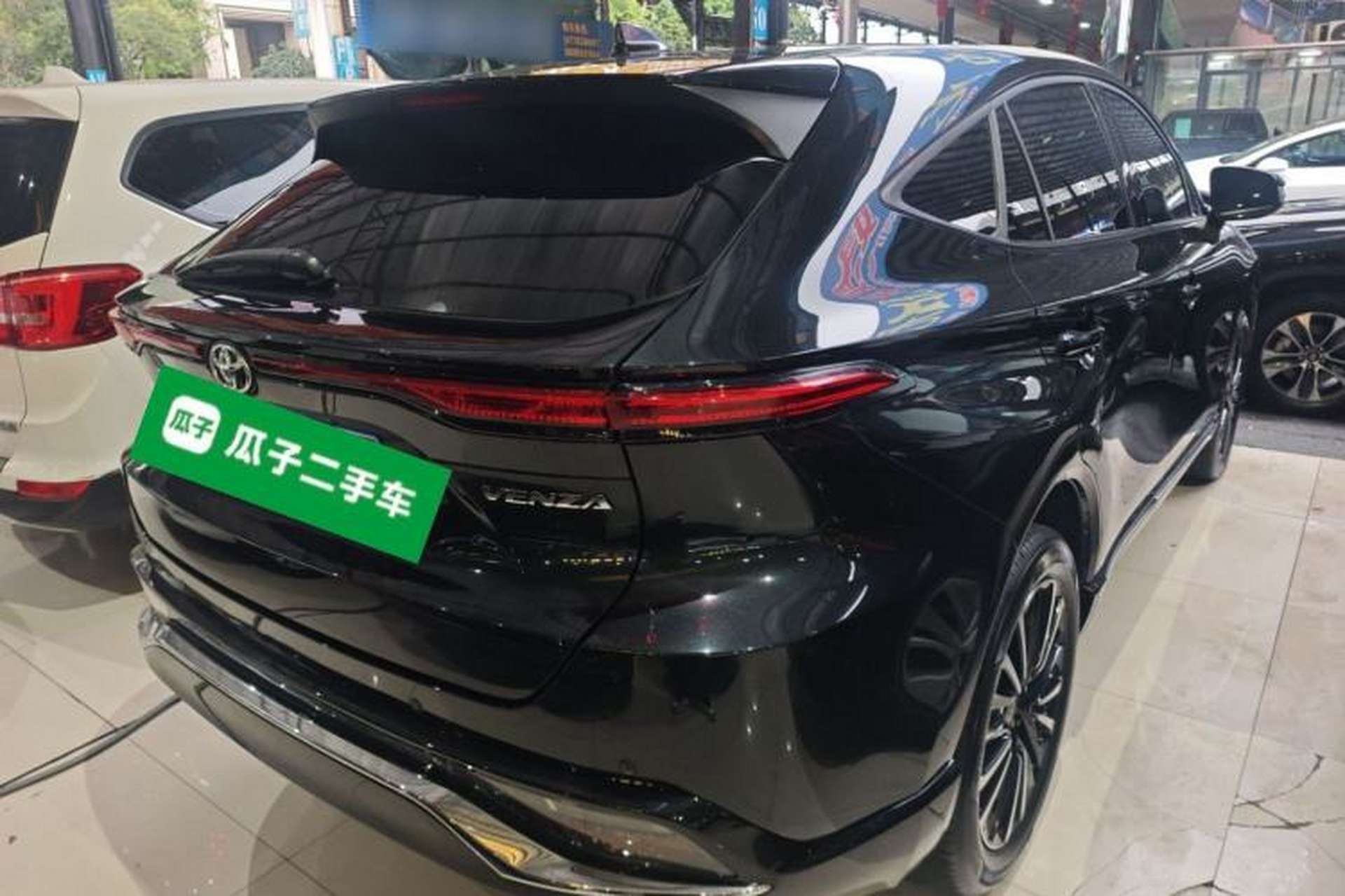 Used Toyota Venza 2022 2.0L CVT Two-Wheel Drive Prestige Edition Rear Right 45 Deg