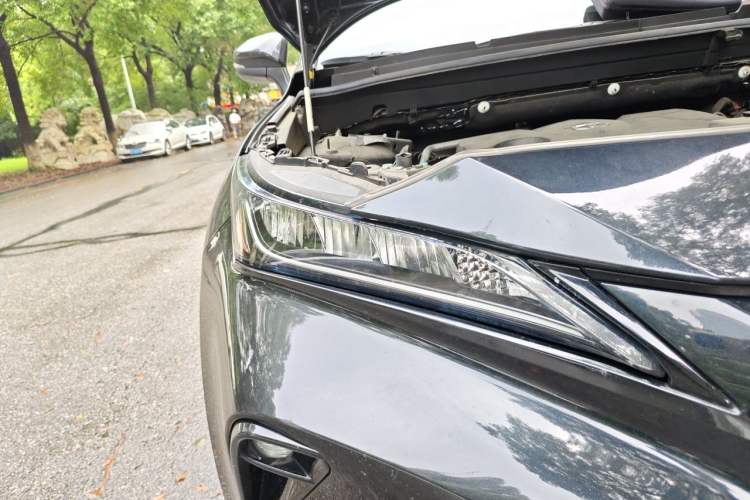 Used Toyota Venza 2022 2.0L CVT Two-Wheel Drive Luxury Edition Right Front Headlight