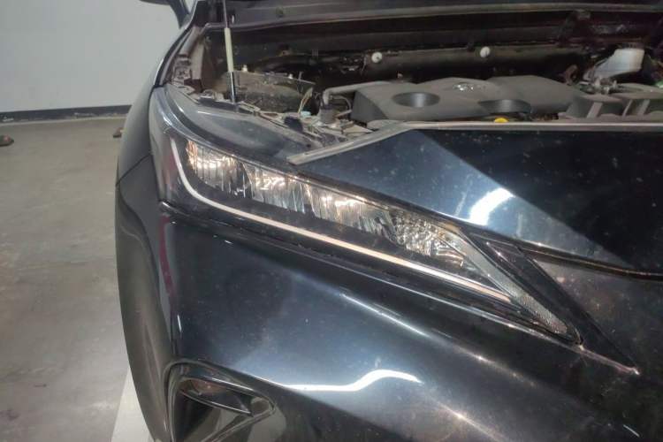 Used Toyota Venza 2022 2.0L CVT Two-Wheel Drive Luxury Edition Right Front Headlight