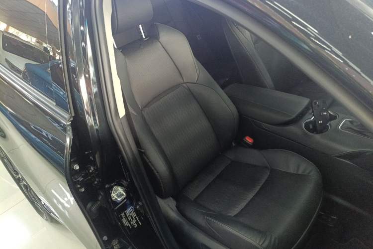 Used Toyota Venza 2022 2.0L CVT Four-Wheel Drive Supreme Edition Right Front Seat