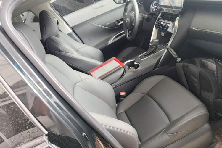 Used Toyota Venza 2022 2.0L CVT Two-Wheel Drive Luxury Edition Right Front Seat