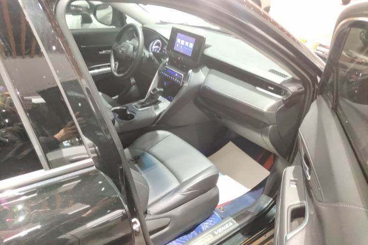 Used Toyota Venza 2022 2.0L CVT Two-Wheel Drive Luxury Edition Right Front Seat