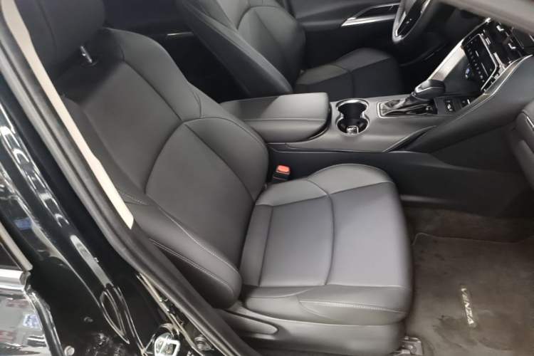 Used Toyota Venza 2022 2.0L CVT Two-Wheel Drive Luxury Edition Right Front Seat