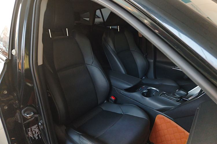 Used Toyota Venza 2022 2.0L CVT Two-Wheel Drive Prestige Edition Right Front Seat