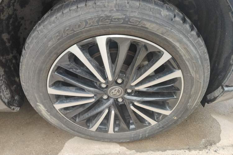 Used Toyota Venza 2022 2.0L CVT Two-Wheel Drive Prestige Edition Right Front Wheel Hub