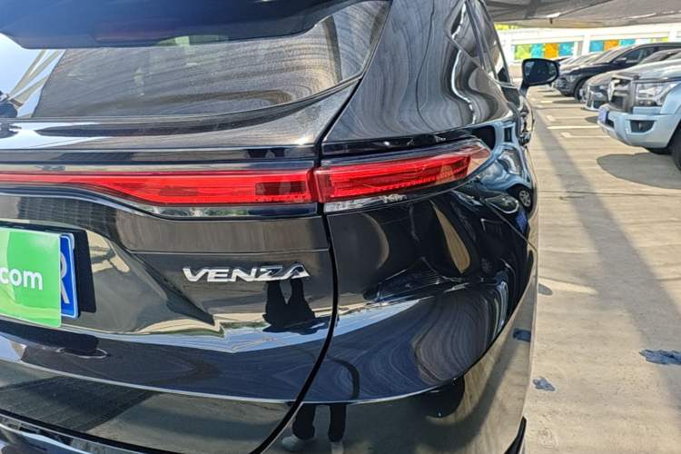 Used Toyota Venza 2022 2.0L CVT Two-Wheel Drive Prestige Edition Right Rear Taillight