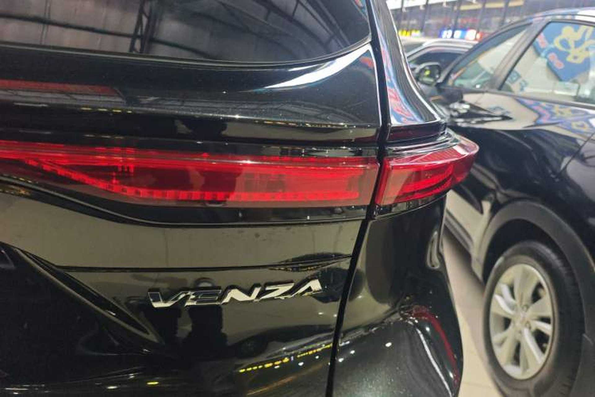 Used Toyota Venza 2022 2.0L CVT Two-Wheel Drive Prestige Edition Right Rear Taillight