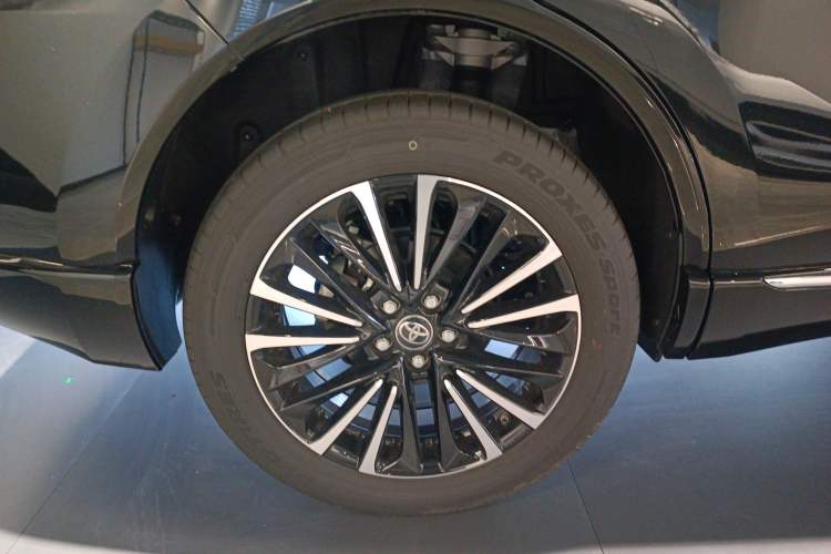Used Toyota Venza 2022 Dual-Engine 2.5L CVT Four-Wheel Drive Supreme Edition Right Rear Wheel Hub
