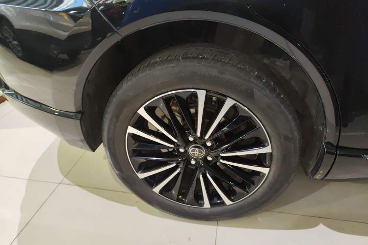 Used Toyota Venza 2022 2.0L CVT Two-Wheel Drive Prestige Edition Right Rear Wheel Hub