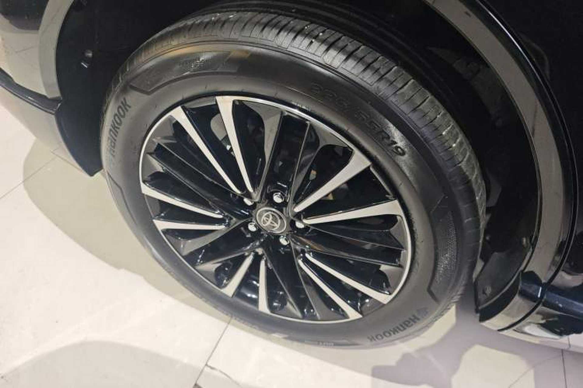 Used Toyota Venza 2022 2.0L CVT Two-Wheel Drive Prestige Edition Right Rear Wheel Hub