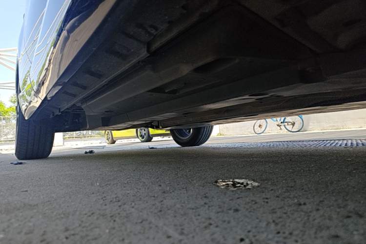 Used Toyota Venza 2022 2.0L CVT Two-Wheel Drive Prestige Edition Right Side Sill