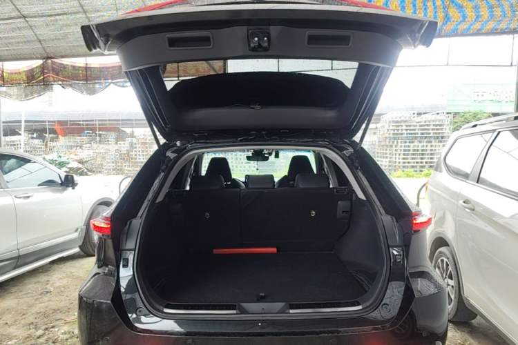 Used Toyota Venza 2022 2.0L CVT Two-Wheel Drive Luxury Edition Trunk