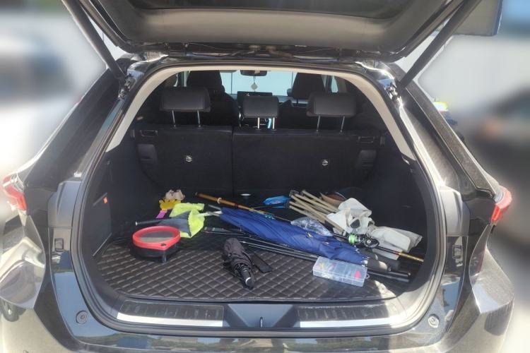 Used Toyota Venza 2022 2.0L CVT Two-Wheel Drive Prestige Edition Trunk