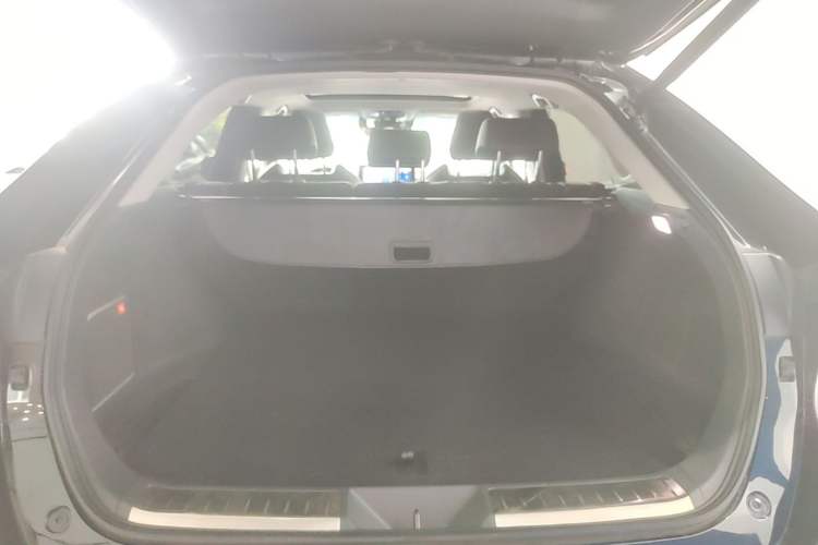 Used Toyota Venza 2022 2.0L CVT Two-Wheel Drive Prestige Edition Trunk