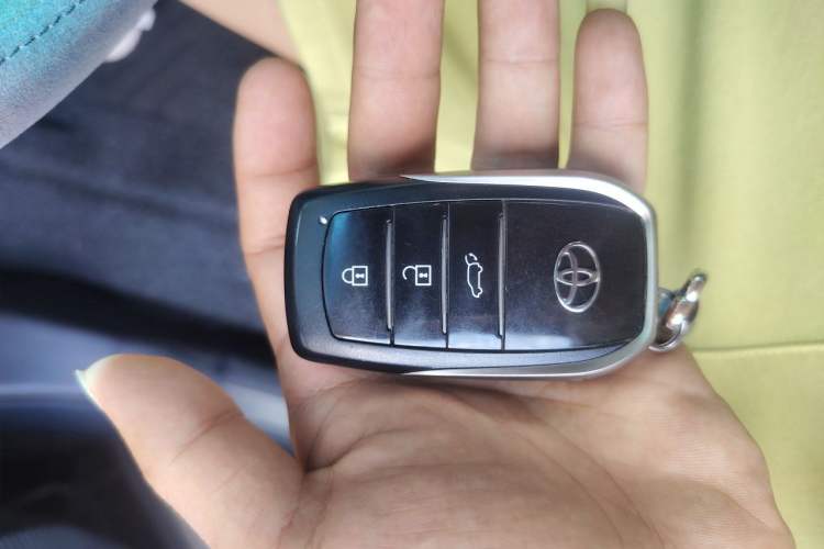 Used Toyota Venza 2022 2.0L CVT Two-Wheel Drive Prestige Edition Vehicle Key