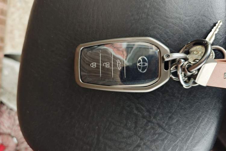 Used Toyota Venza 2022 2.0L CVT Four-Wheel Drive Supreme Edition Vehicle Key