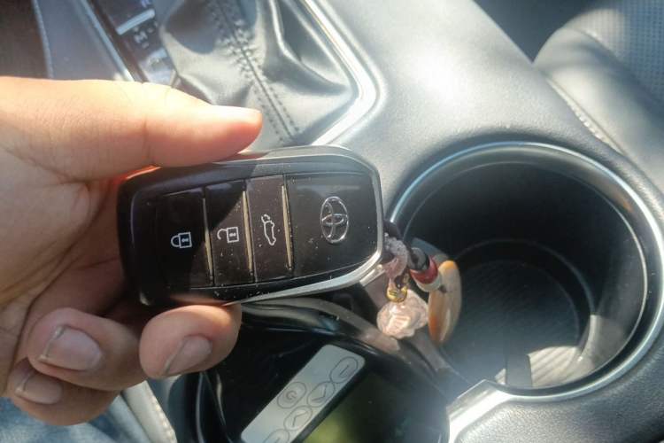 Used Toyota Venza 2022 2.0L CVT Two-Wheel Drive Prestige Edition Vehicle Key