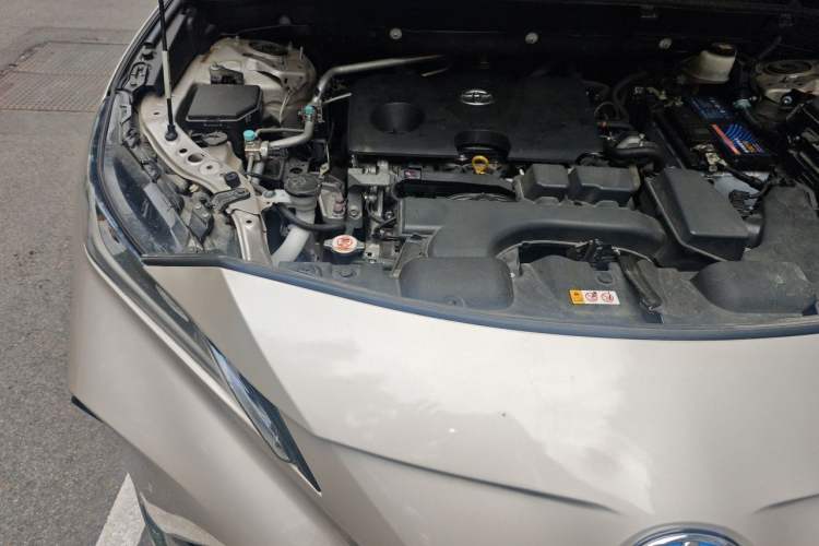 Used Toyota Venza 2022 2.0L CVT Two-Wheel Drive Prestige Edition Engine Bay Right