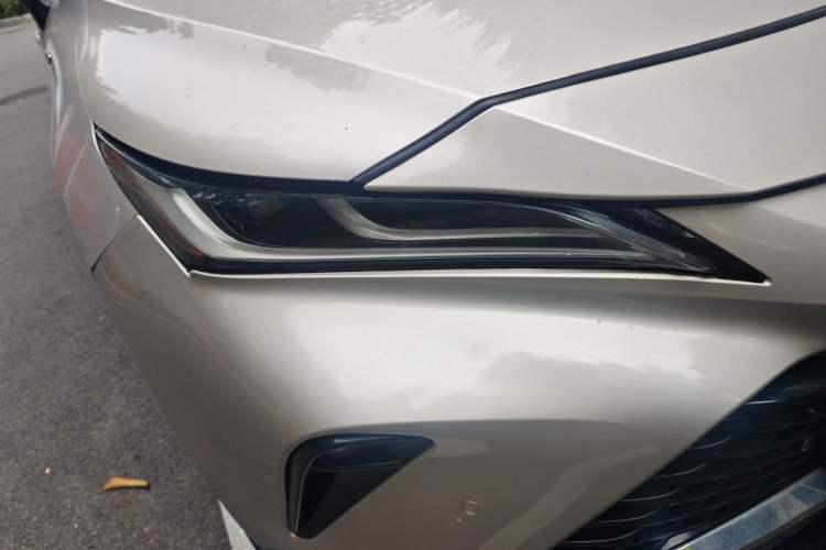 Used Toyota Venza 2022 2.0L CVT Two-Wheel Drive Prestige Edition Right Front Headlight