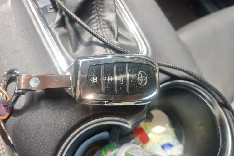 Used Toyota Venza 2022 2.0L CVT Two-Wheel Drive Prestige Edition Vehicle Key