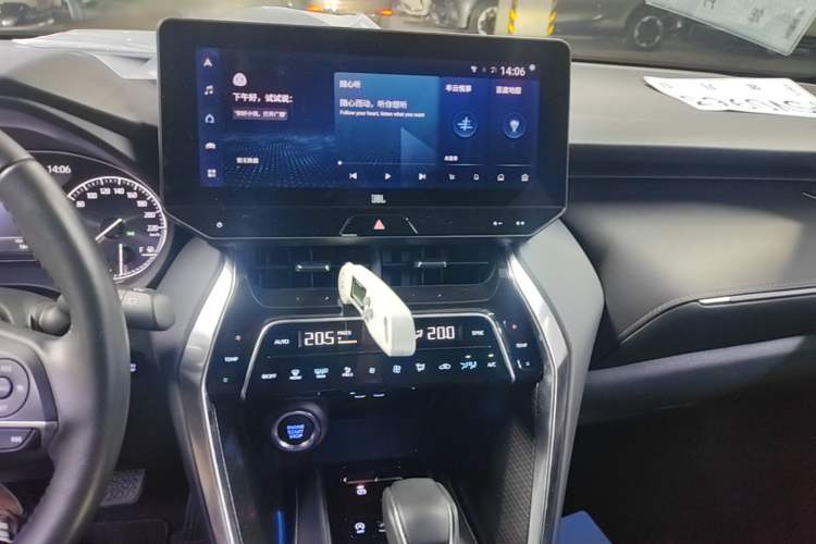 Used Toyota Venza 2022 2.0L CVT Two-Wheel Drive Prestige Edition Audio And AC Panel