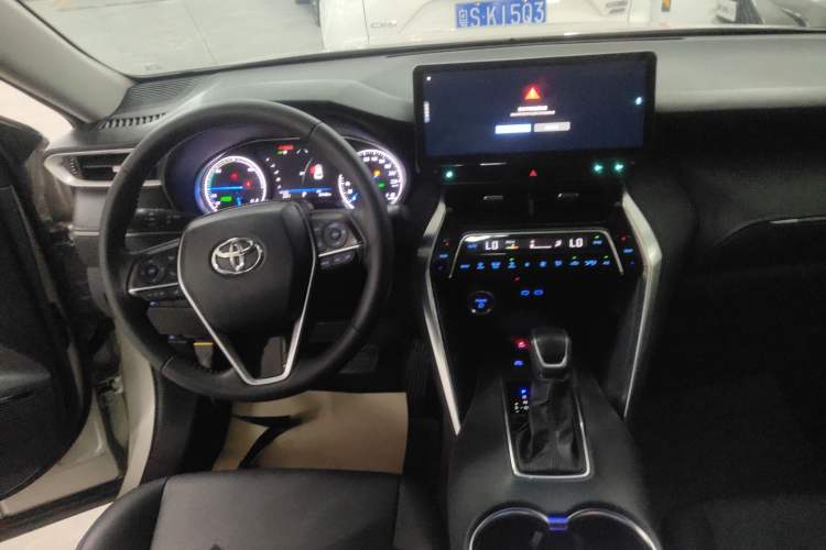 Used Toyota Venza 2022 Dual-Engine 2.5L CVT Two-Wheel Drive Luxury Edition Audio And AC Panel