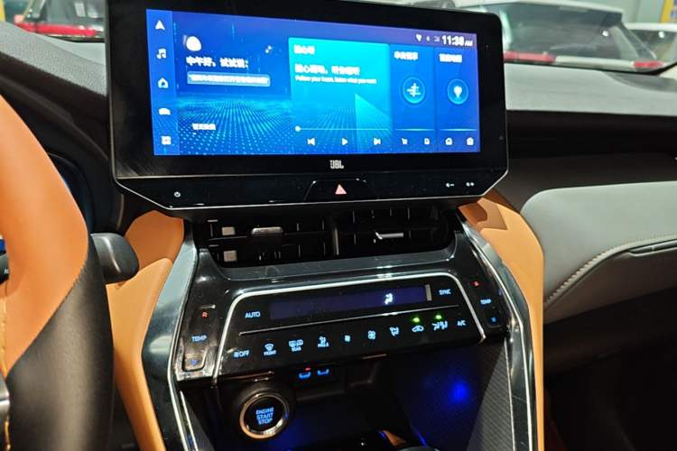 Used Toyota Venza 2022 2.0L CVT Four-Wheel Drive Supreme Edition Audio And AC Panel