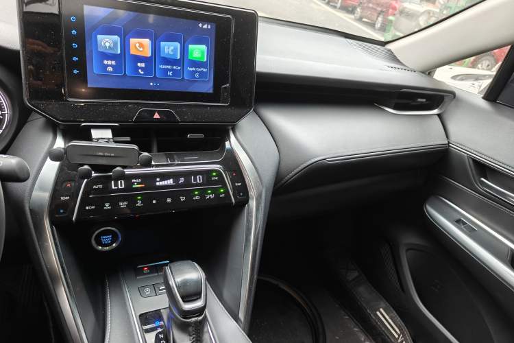 Used Toyota Venza 2022 2.0L CVT Two-Wheel Drive Luxury Edition Audio And AC Panel