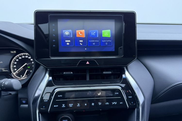 Used Toyota Venza 2022 2.0L CVT Two-Wheel Drive Luxury Edition Audio And AC Panel