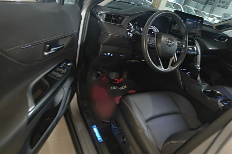 Used Toyota Venza 2022 2.0L CVT Two-Wheel Drive Prestige Edition Driver Seat