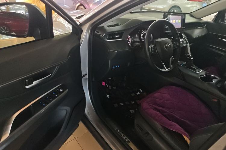 Used Toyota Venza 2022 2.0L CVT Two-Wheel Drive Luxury Edition Driver Seat
